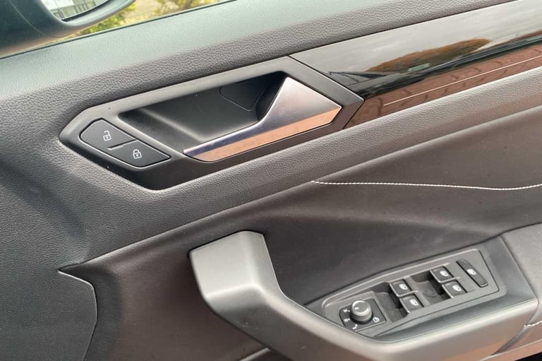 2023 Volkswagen T-Roc 1.5 TSI R-Line 5dr DSG HATCHBACK Petrol Automatic