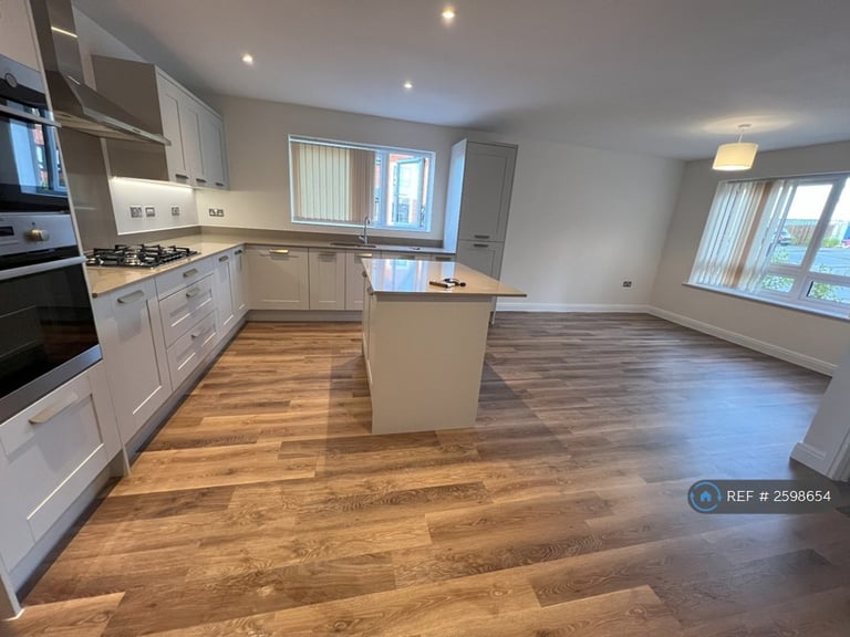 4 bedroom house in Wheaton Road, Bristol, BS34 (4 bed) (#2598654)