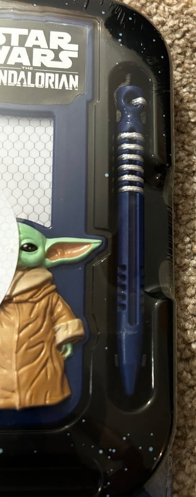 Star Wars - The Mandalorian 22 Page Storybook & Magnetic Drawing Kit