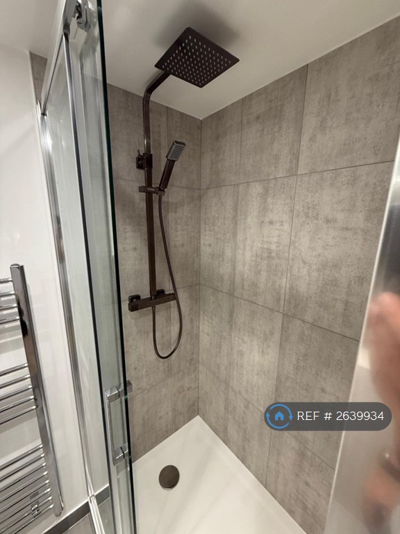 1 bedroom flat in Naxos Building, London, E14 (1 bed) (#2639934)