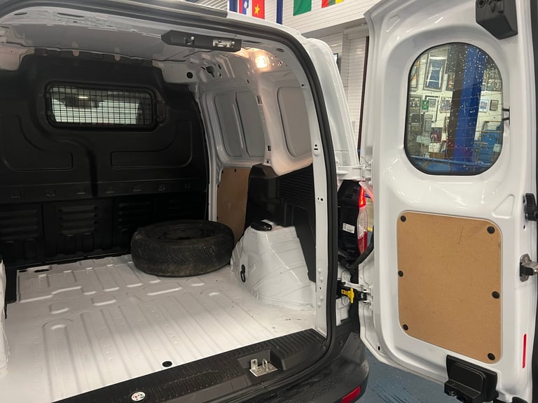 2022 Ford Transit Courier TREND 1.5TDCI 100PS VAN (EURO 6) PANEL VAN Diesel Manual