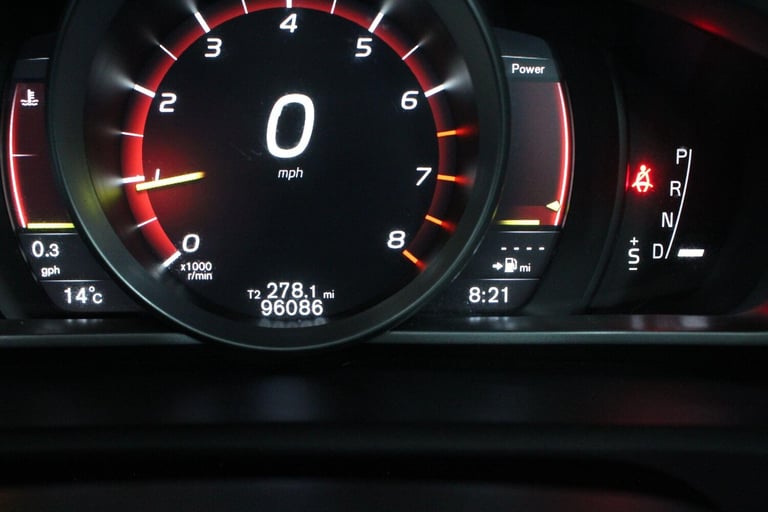 2016 Volvo V40 1.5 T2 R-Design Pro Auto Euro 6 (s/s) 5dr HATCHBACK Petrol Automatic