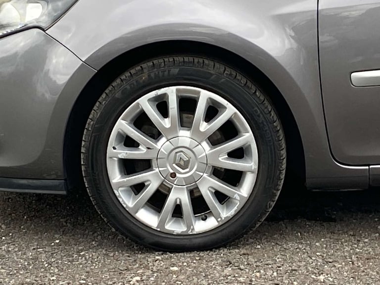 2010 Renault Clio 1.1 Clio Dynamique TomTom 16V 3dr Hatchback Petrol Manual