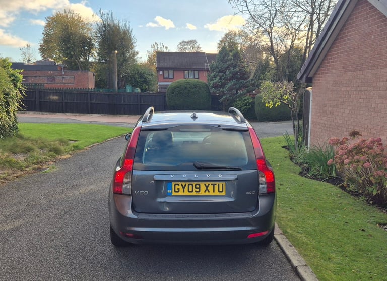 2009 Volvo V50 2.0 Diesel Automatic. 