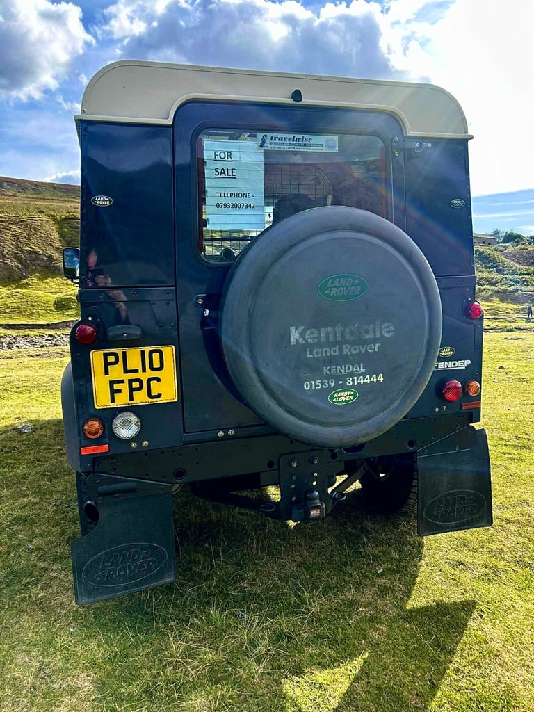 Land Rover, DEFENDER, Panel Van, 2010, Manual, 2401 (cc)