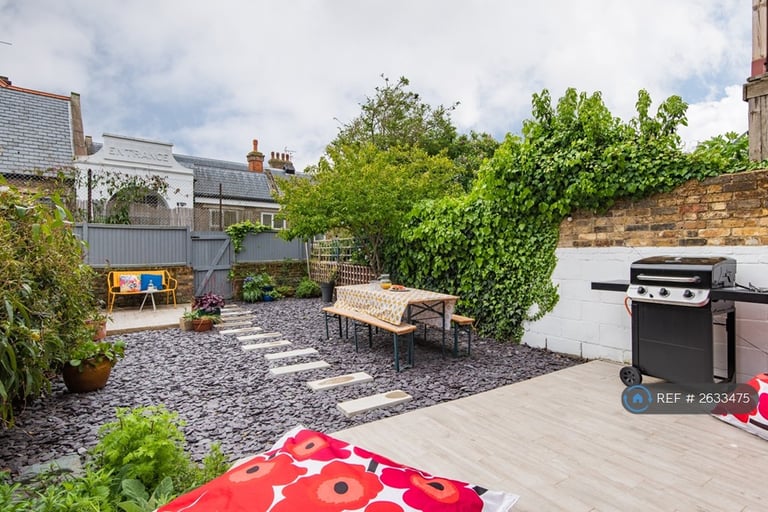 3 bedroom house in Gladstone Road, Whitstable, CT5 (3 bed) (#2633475)