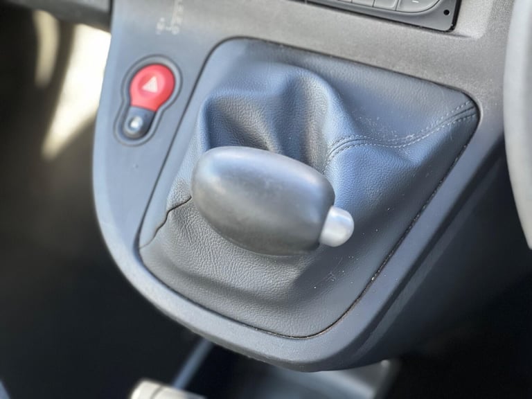 2011 Renault Kangoo 1.6 16V Expression Auto Euro 5 5dr MPV Petrol Automatic