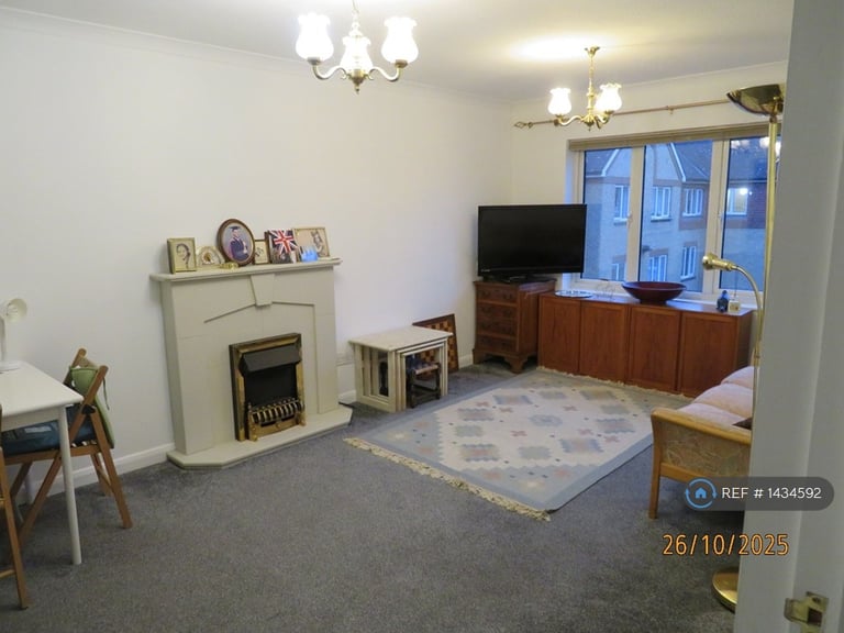 1 bedroom flat in Westminster Court, London, E11 (1 bed) (#1434592)