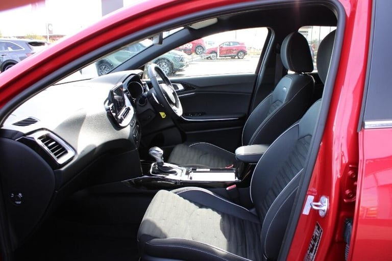 2025 Kia Ceed 1.5 T Gdi Gt Line Hatchback 5dr Petrol Dct Euro 6 (s/s) (138 Bhp) HATCHBACK Petrol ...