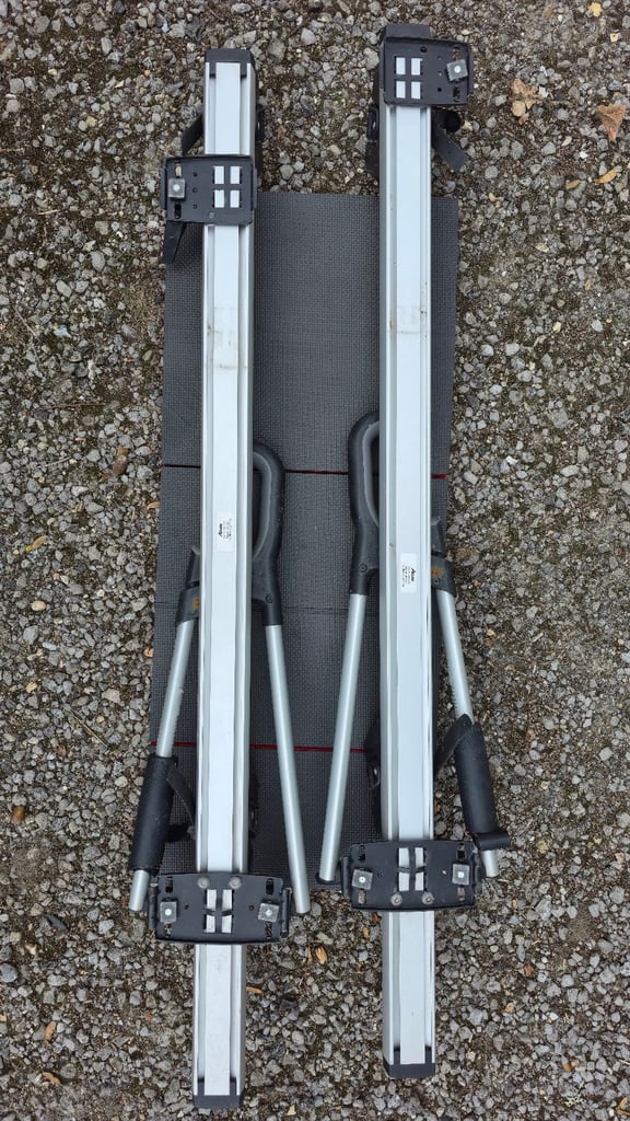 Car bike carrier Car Roof Rack Altera Giro AF+