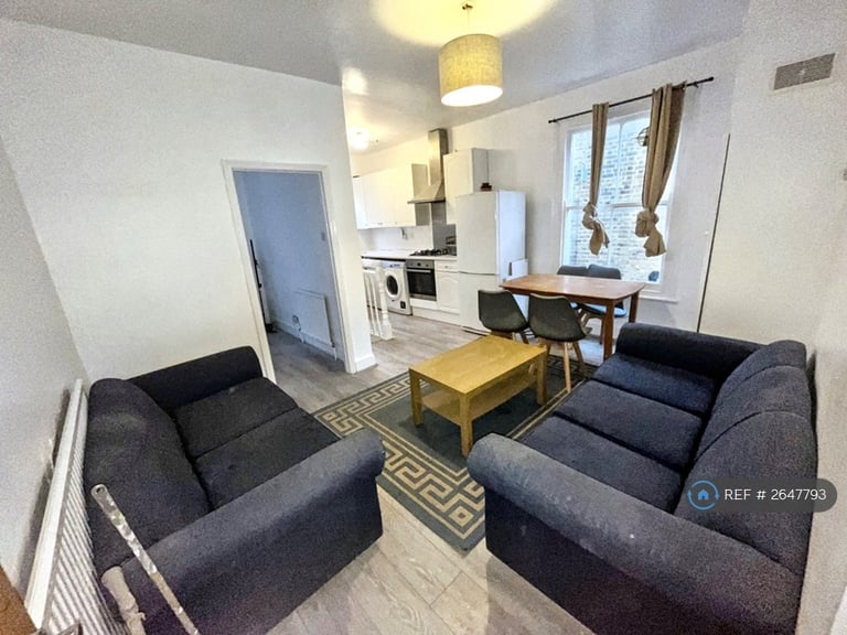 3 bedroom flat in Telford Avenue, London, SW2 (3 bed) (#2647793)