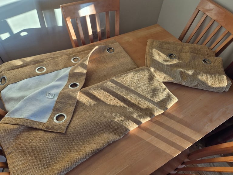 THERMAL EYELET CURTAINS 