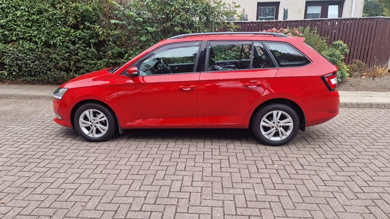 image for 2019 Skoda Fabia Estate 1.0 petrol,FSH