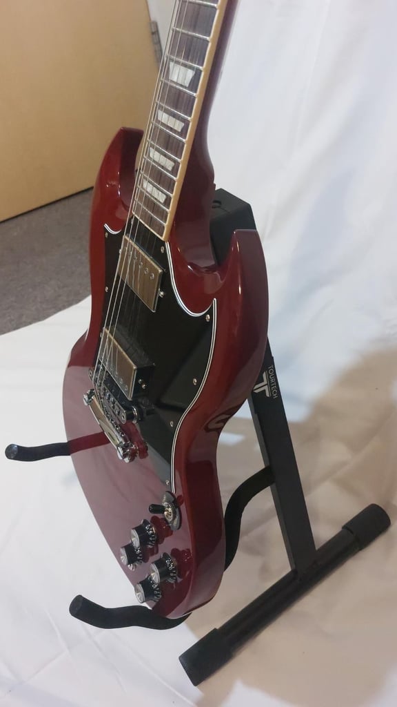 Gibson SG Standard, Heritage Cherry Finish + Soft Shell Case + New Gibson Leather Strap