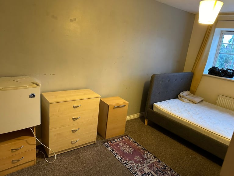 Lovely One-Bedroom sharing House – Perfect for Couples