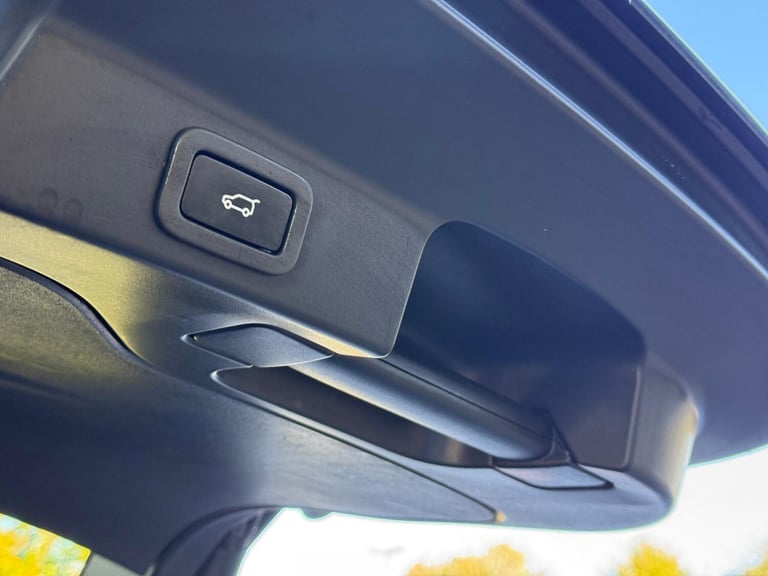 2022 Jaguar F-Pace 2.0 P250i R-Dynamic Black SUV 5dr Petrol Auto AWD Euro 6 (s/s) (250 ps) ESTATE...