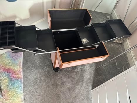 Brand new Beauty case on wheels 