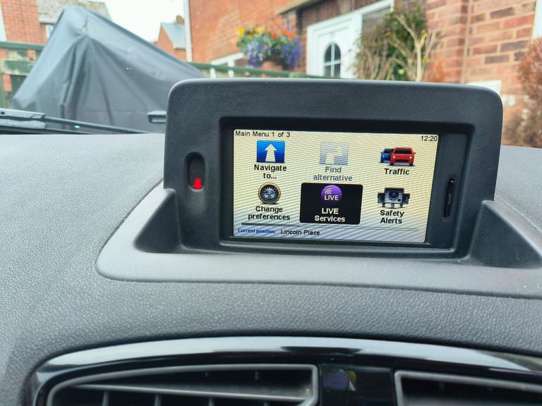 2011 Renault CLIO dynamique TomTom series.