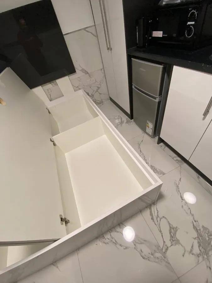 R2HMO/SL Modern 6 Bed House in Uxbridge UB8