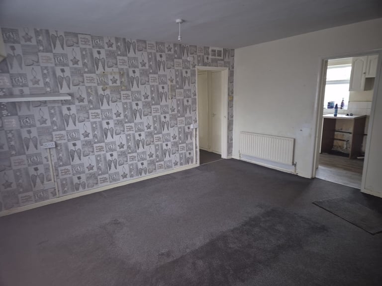 image for 3 bed ground floor flat overpool Ellesmere Port 