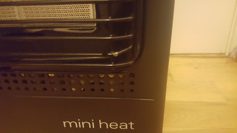 calor gas mini heat black lpg radiant mobile heater fitted with 21mm butane regulator new other