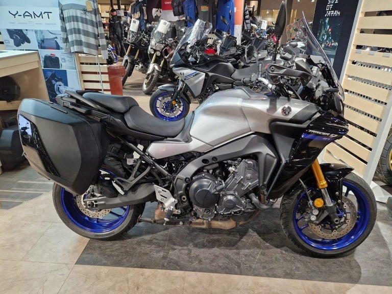 YAMAHA TRACER 9 GT IN SILVER/BLACK