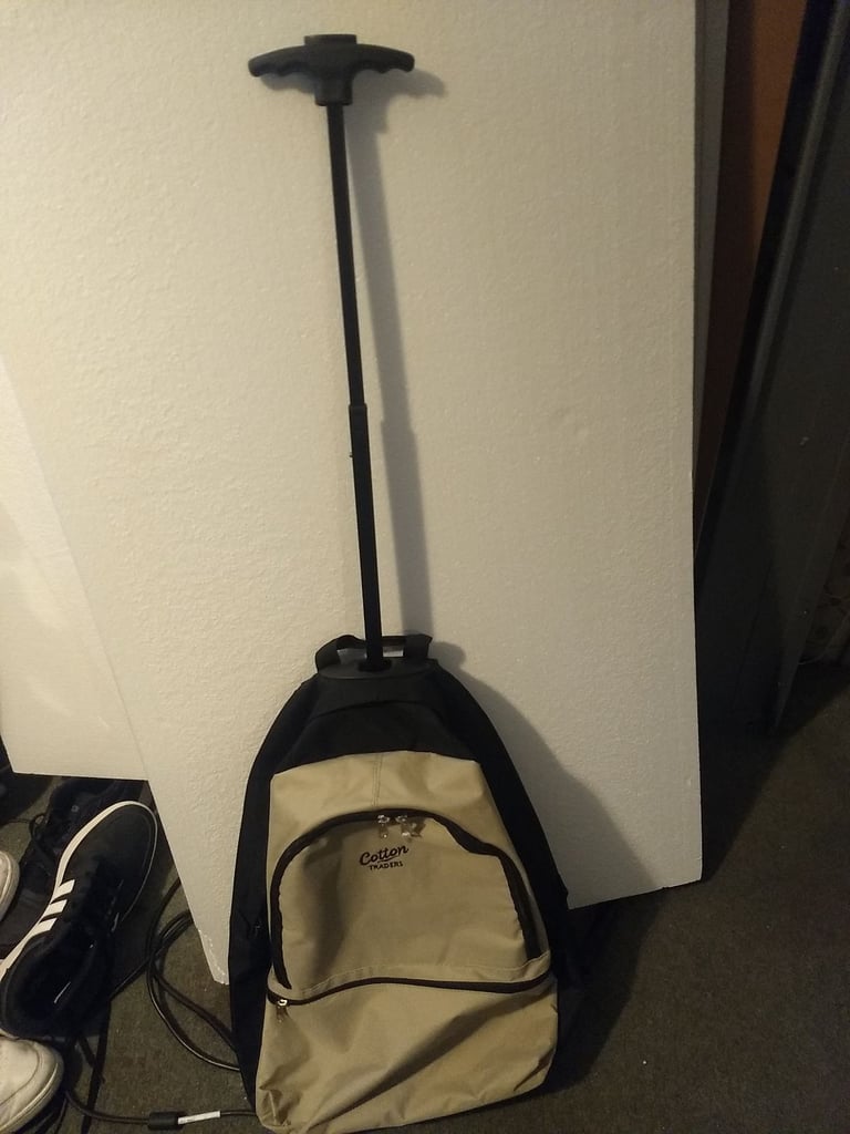 Cotton traders backpack. Transforms into trolley bag with wheels