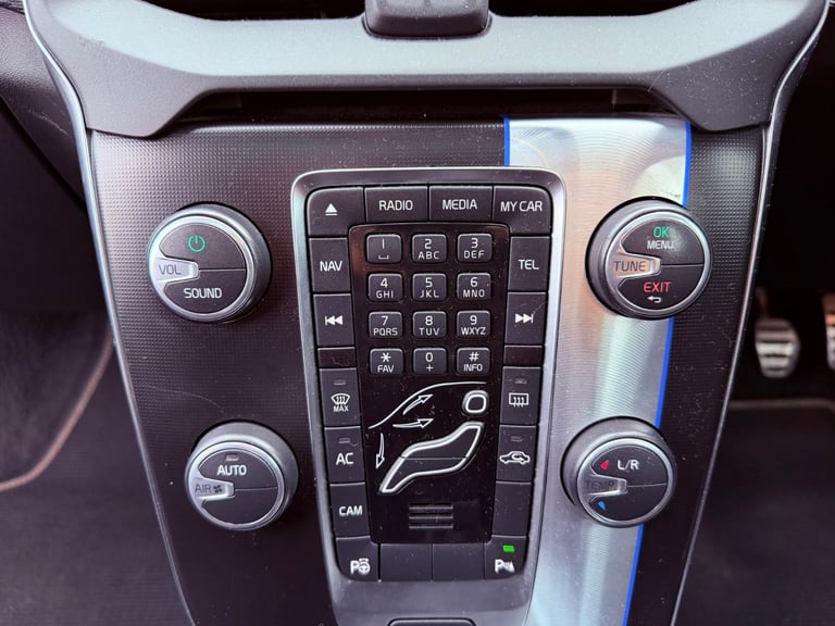 Volvo V40 D2 2013 (63) - FSH - Panoramic Roof - Rear Camera - Drives perfectly