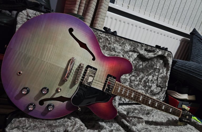 Epiphone ES-335 Semi-Hollow in Blueberry burst
