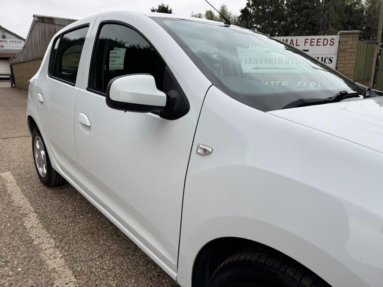 2015 Dacia Sandero 1.5 Dci Laureate Hatchback HATCHBACK Diesel Manual