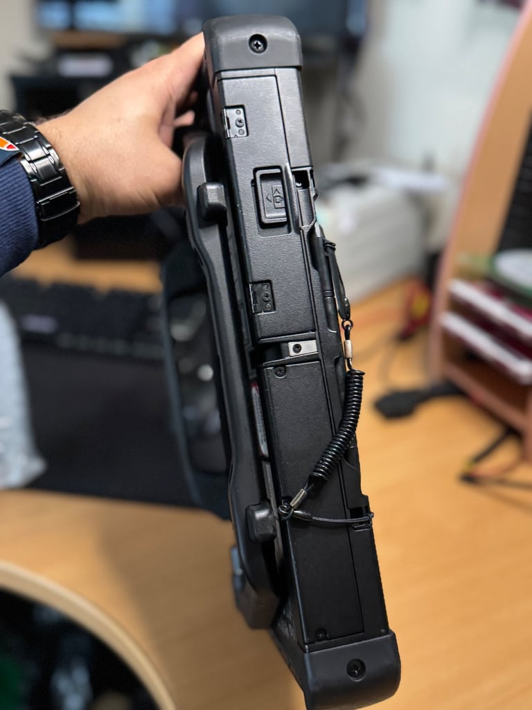 Panasonic Toughbook CF-D1 3th gen Rugged 16 Gb Ram 500 Gb Storage i5 gen 6th Pen Charger Windows Pro