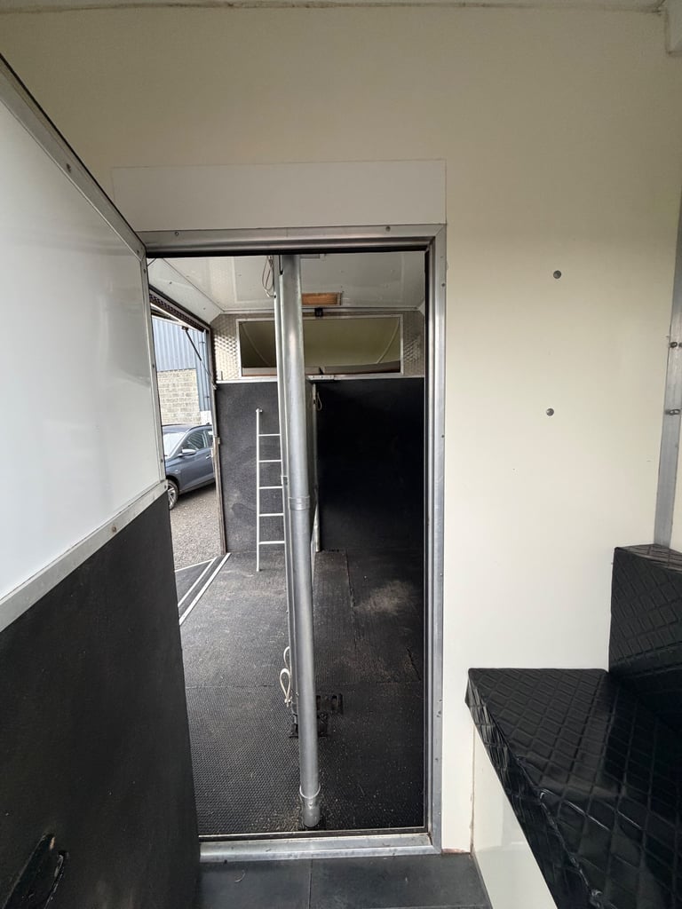Peugeot, BOXER, 3.5T Horsebox conversion  2015, Manual, 2198 (cc)