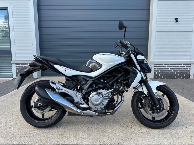 SUZUKI SFV 650 GLADIUS AL2 2012 - ONLY 11777 MILES 