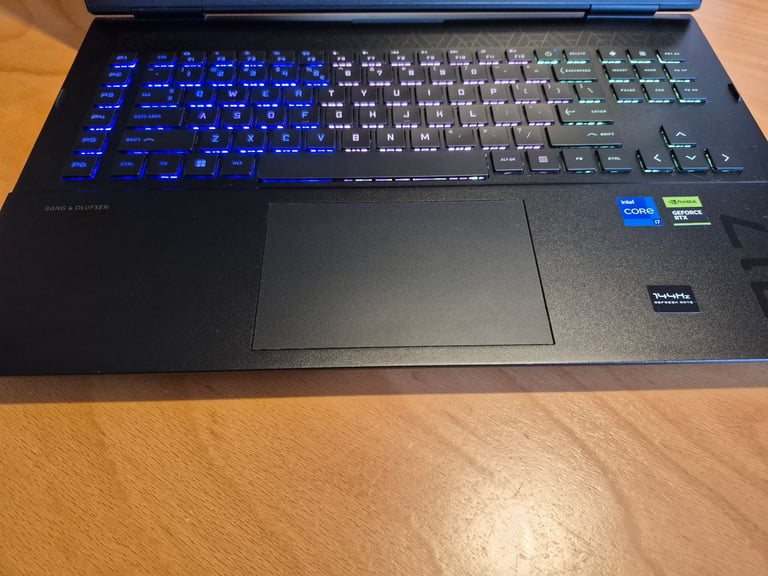 Gaming Laptop HP Omen 17" Intel i7-13700HX/RTX4060/16GB RAM/1TB SSD/Windows 11