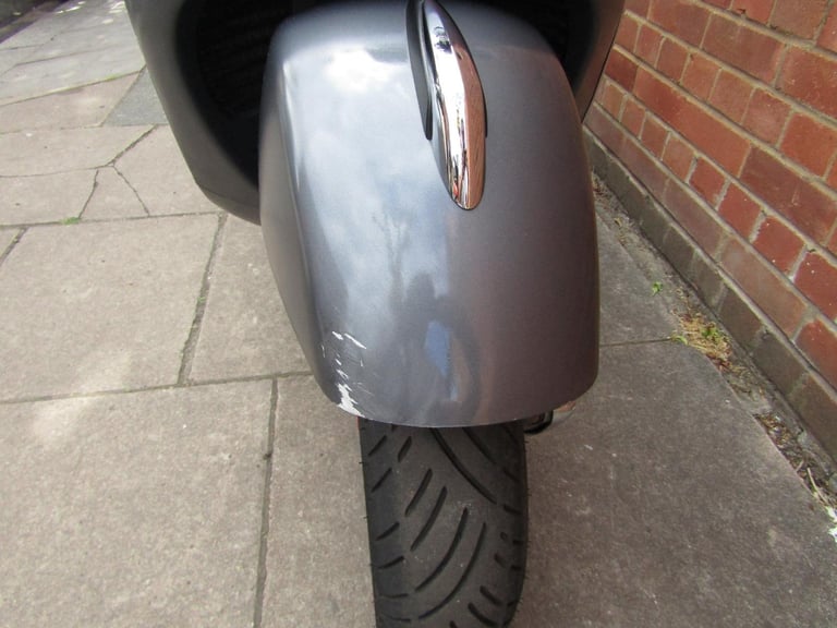 Piaggio Vespa GTS 300 * ONE KEEPER FROM NEW * 9850  MILES* MAT GREY * 
