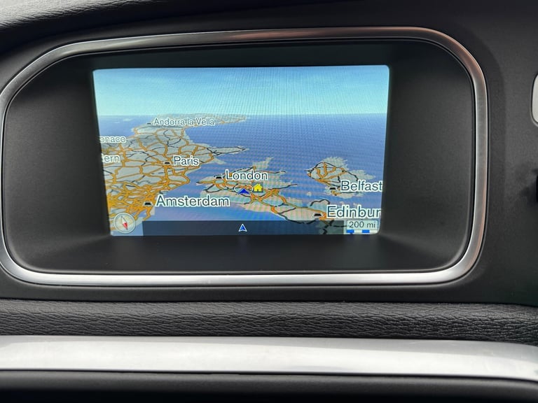 2016 Volvo V40 2.0 D3 SE Lux Nav Euro 6 (s/s) 5dr HATCHBACK Diesel Manual