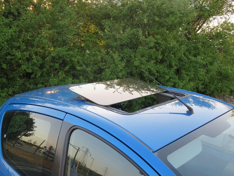 TOYOTA AYGO 1.0 VVT-i Blue MultiMode Euro 5 5dr 2010