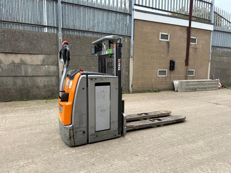 STILL EXV 14 Electric Pallet Truck / Stacker (Battery Nearly New DEC 2024)