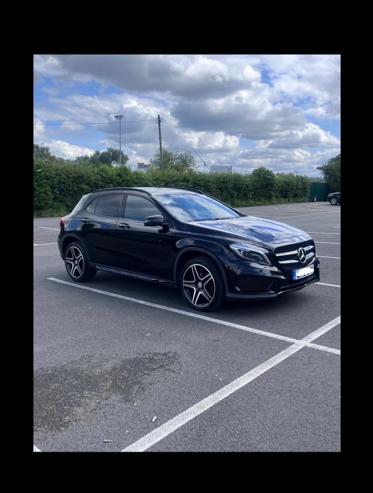 Black Mercedes – AMG Line (Automatic)