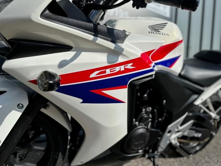 STUNNING LOW MILEAGE 2014/14 HONDA CBR500R ABS MOTORCYCLE 