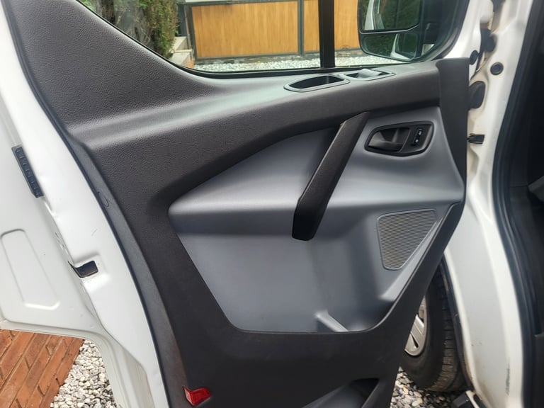 FORD TRANSIT CUSTOM CREW CAB VAN  1 OWNER 93K HISTORY GOOD CONDTION CHOICE OF 3