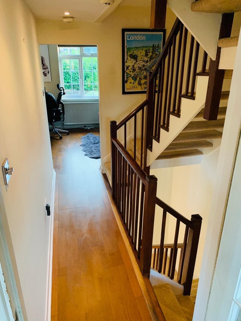 image for Professional Painter & Decorator in London – Transforming Spaces with Style 🎨