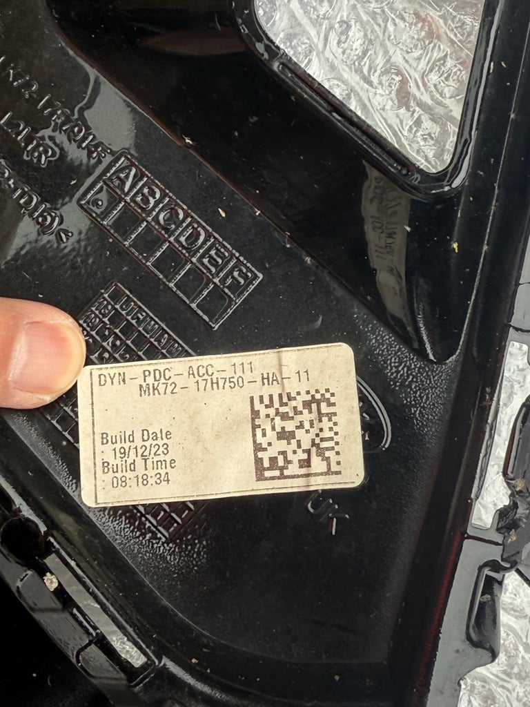 Land Rover Discovery Sport L550 Front Bumper Grill LK72-17F791-F Genuine.