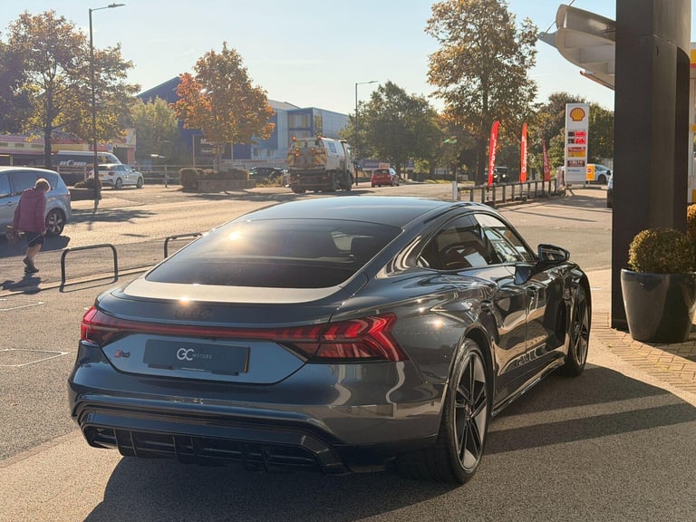 2023 Audi RS e-tron GT 93.4kWh Carbon Vorsprung Saloon 4dr Electric Auto quattro (598 ps) COUPE E...