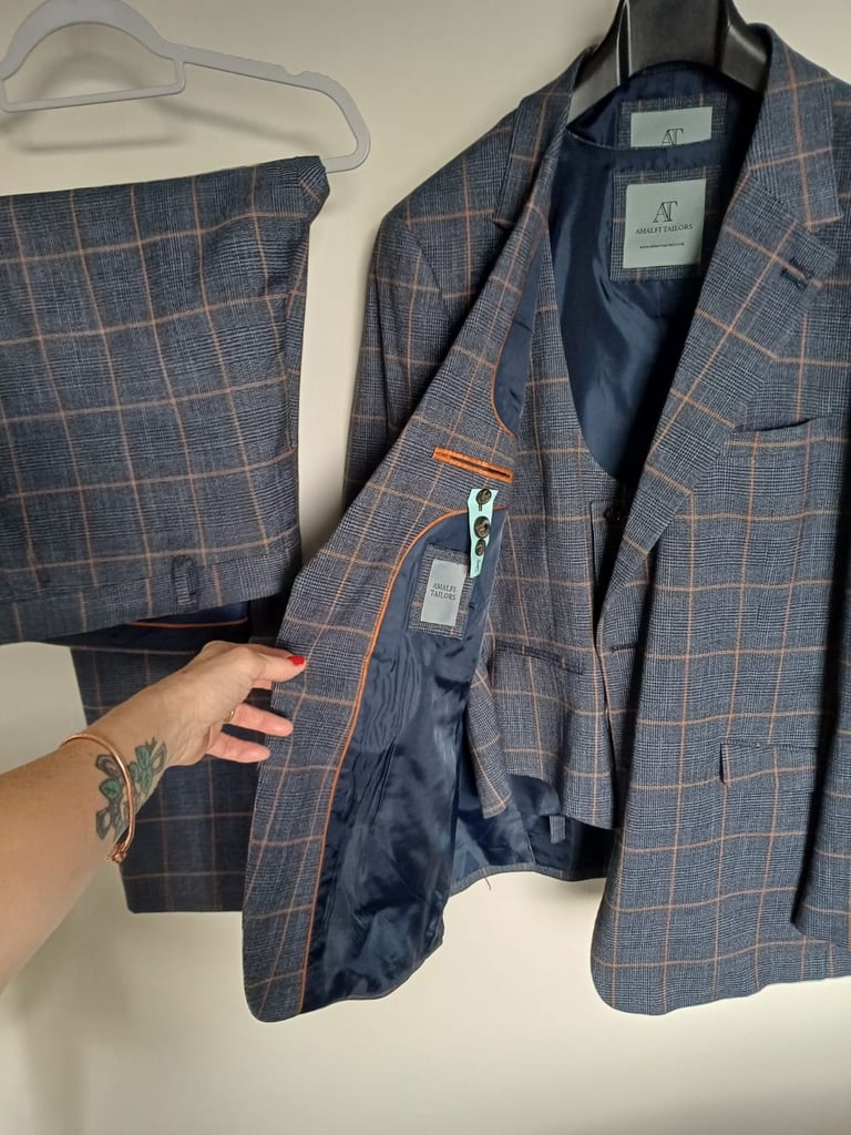 image for Mens 3pc suit stunning 