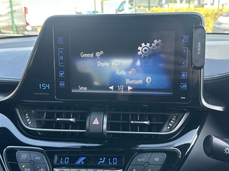 2017 Toyota C-HR 1.8 VVT-h Icon SUV 5dr Petrol Hybrid CVT Euro 6 (s/s) (122 ps) HATCHBACK PETROL/...