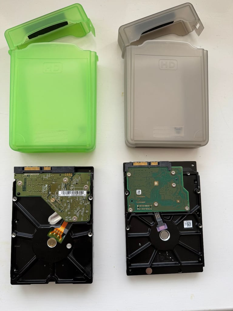 Western Digital 1.5TB & Seagate Pipeline 500GB + Case Protector