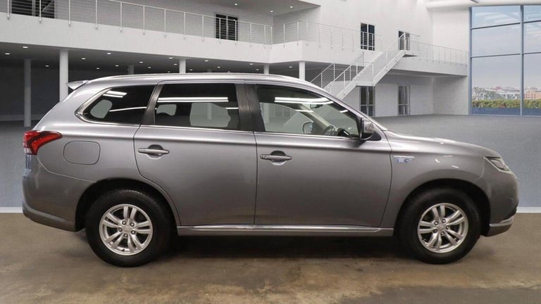 2020 Mitsubishi Outlander 2.4h TwinMotor 13.8kWh Verve CVT 4WD Euro 6 (s/s) 5dr ESTATE Petrol/Ele...