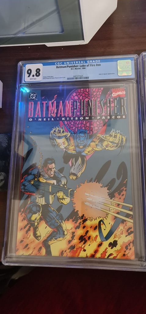 6x CGC Graded Comic Books Batman, Punisher, Spiderman