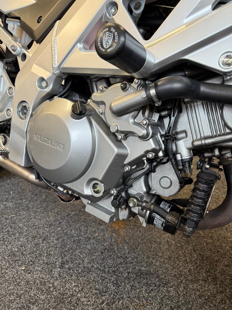 2003 Suzuki SV1000 Unfaired Naked - just 16k - 12 month mot -Stunning condition 